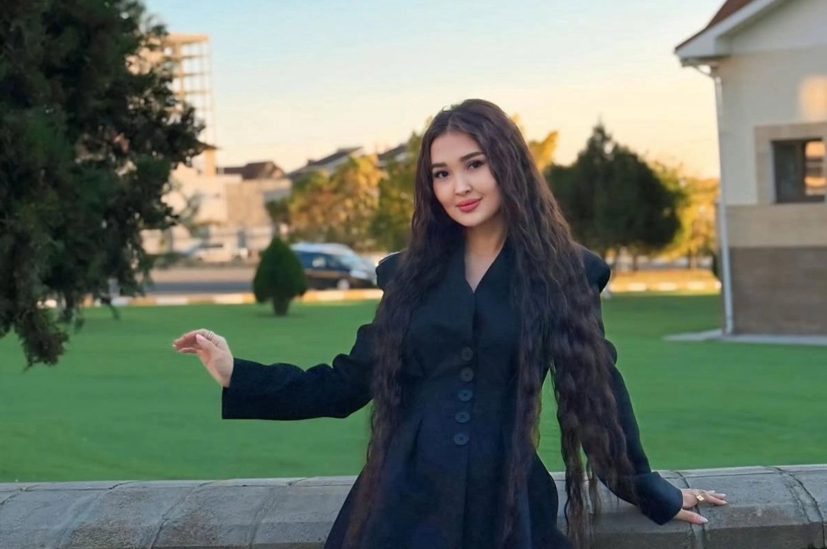 Ананың гипнозының порносын көріңіз