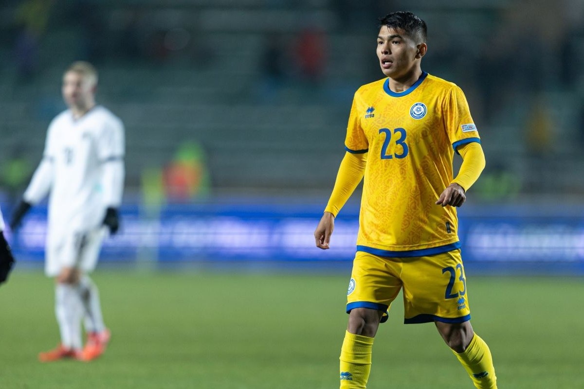 Кафеде орыс қызбен анальный секс