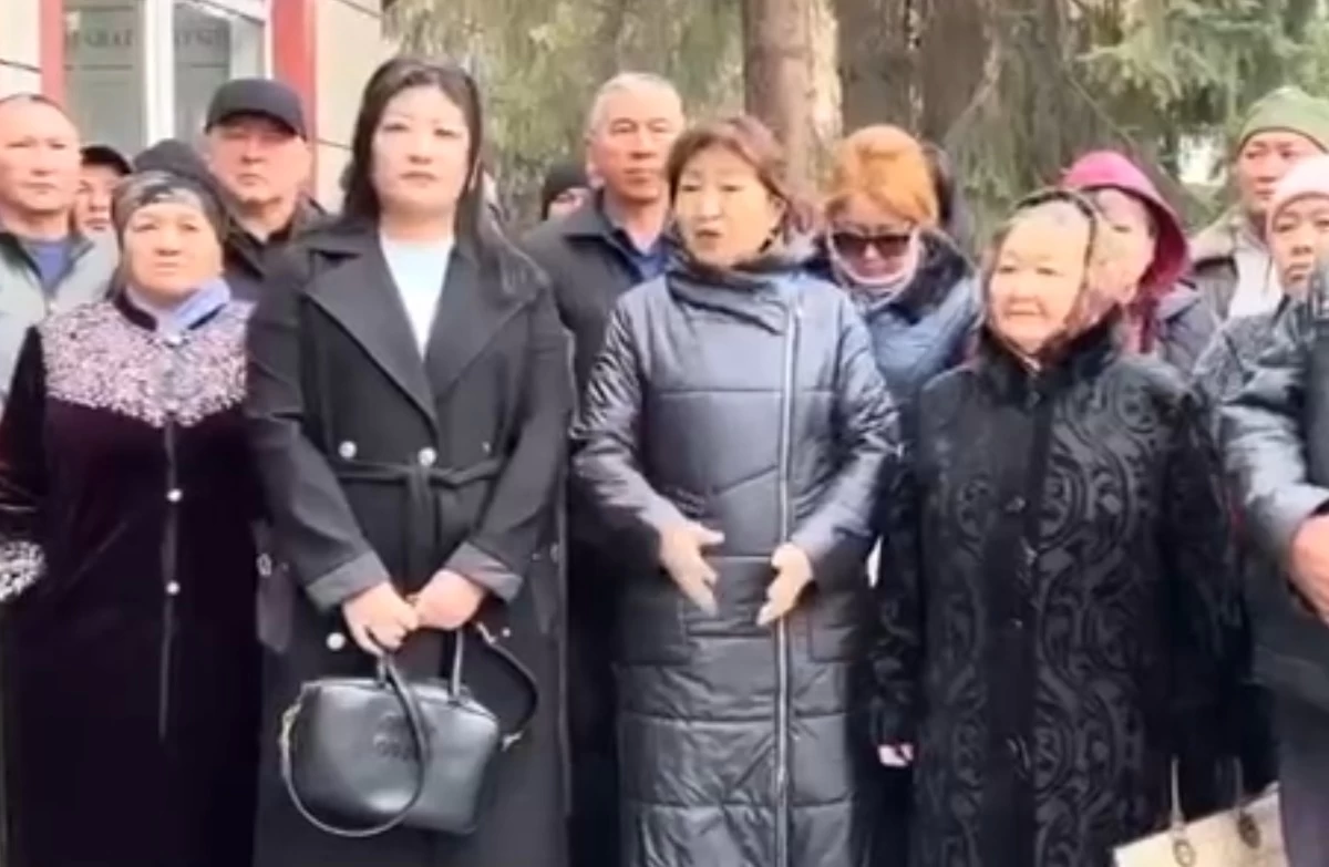 Хасан Қасымбаевтың жақындары сот алдында өзіне от қоямын қорқытты