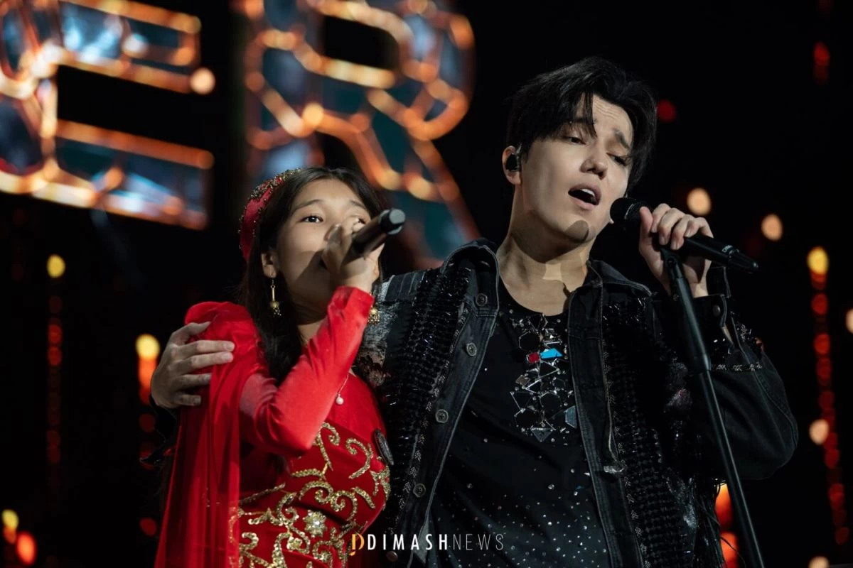 Испанияда ән айтты