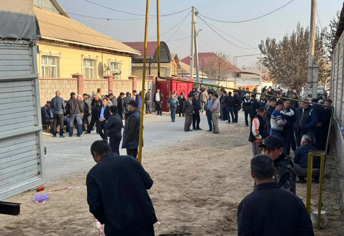 12 адамның жаназасы шығарылды