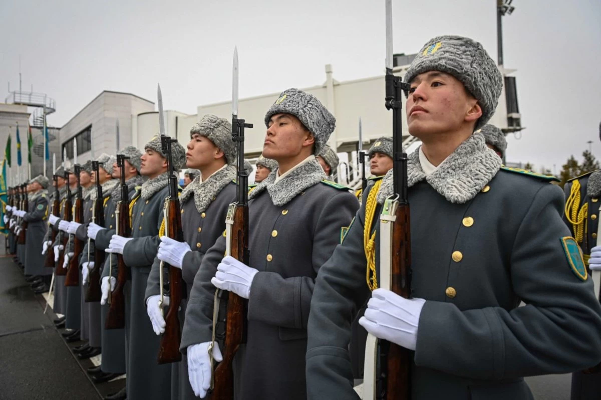 Тоқаев Түрікменстан Президенті Сердар Бердімұхамедовті қарсы алды