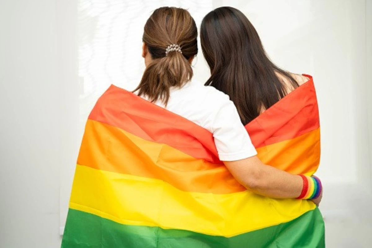 ЛГБТ өкілдері оқиғаларын бөлісті