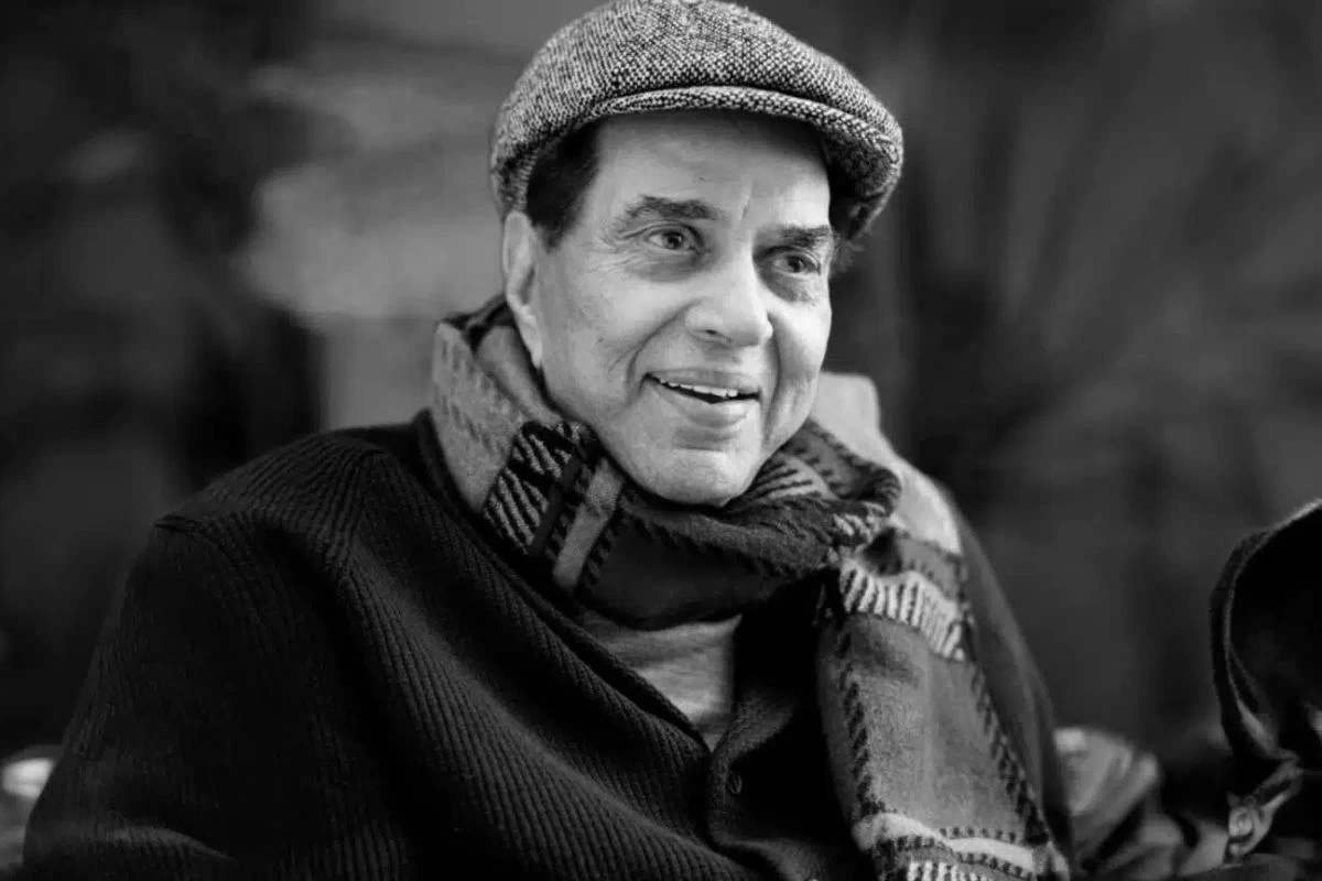 Дхармендра көз жұмды