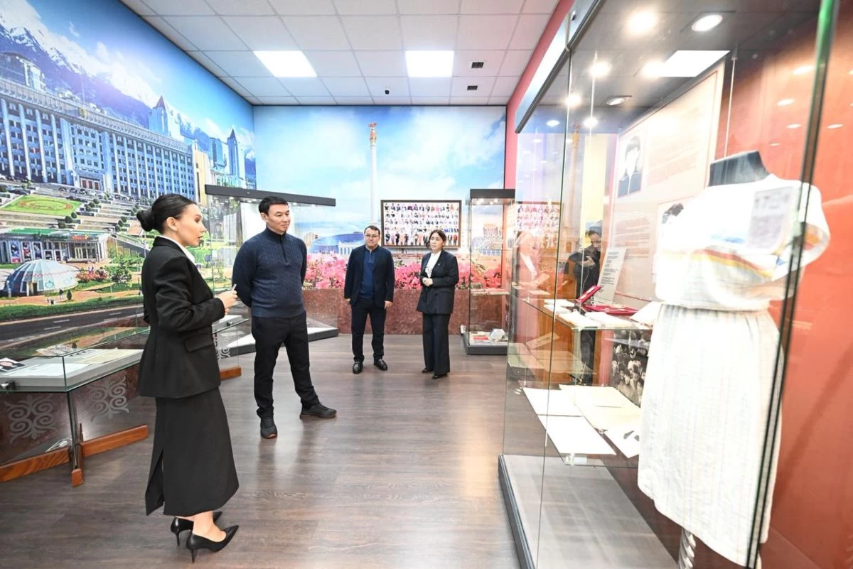 Алматы әкімі Дархан Сатыбалды Оқушылар сарайы мен Алматы музейінің жұмысымен танысты