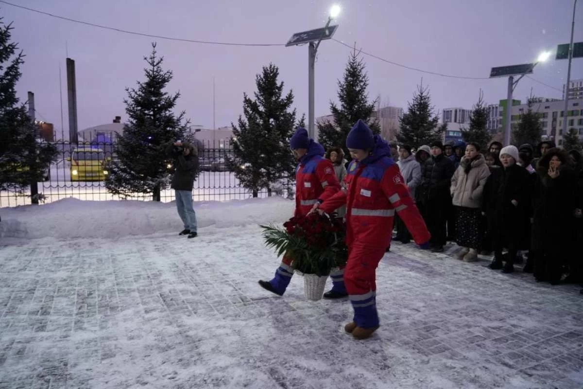 фельдшердің ескерткіш тақтасы