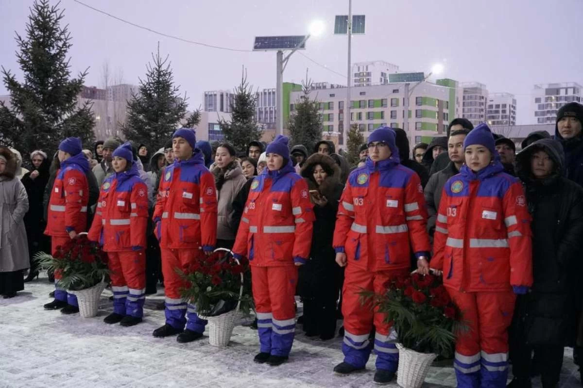 фельдшердің ескерткіш тақтасы