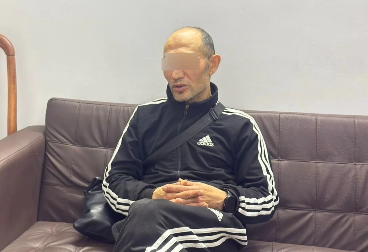 Педофилия үшін сотталған ер адам TikTok-та стрим жүргізіп жүр