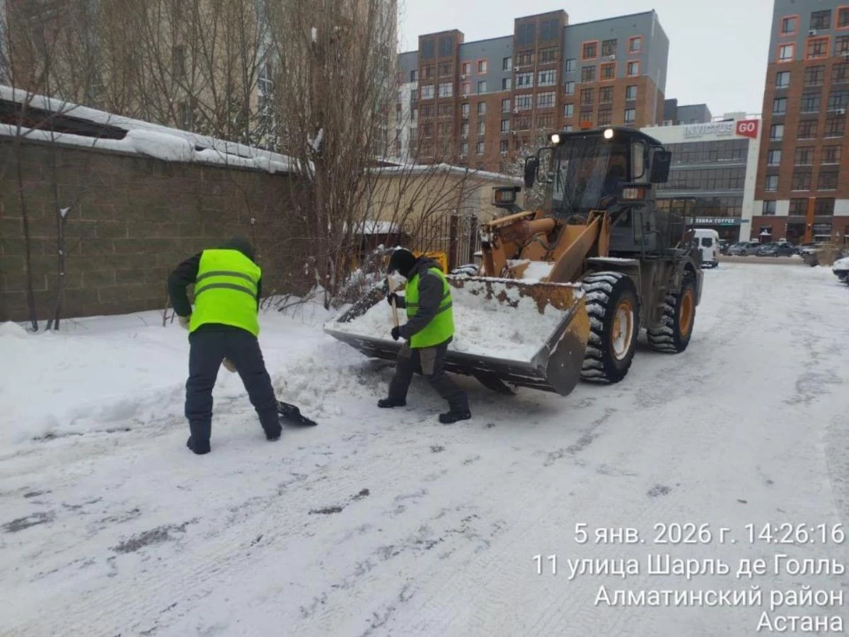Астанада қар күреу жұмыстары жалғасып жатыр