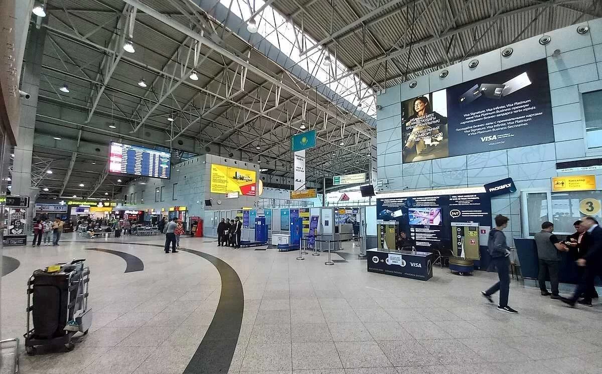 Алматы әуежайы рейстердің не себепті кешігіп жатқанын түсіндірді 