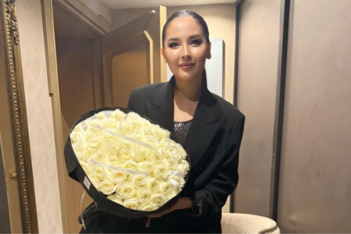 Айдана Меденова орамалын не үшін шешкенін түсіндірді