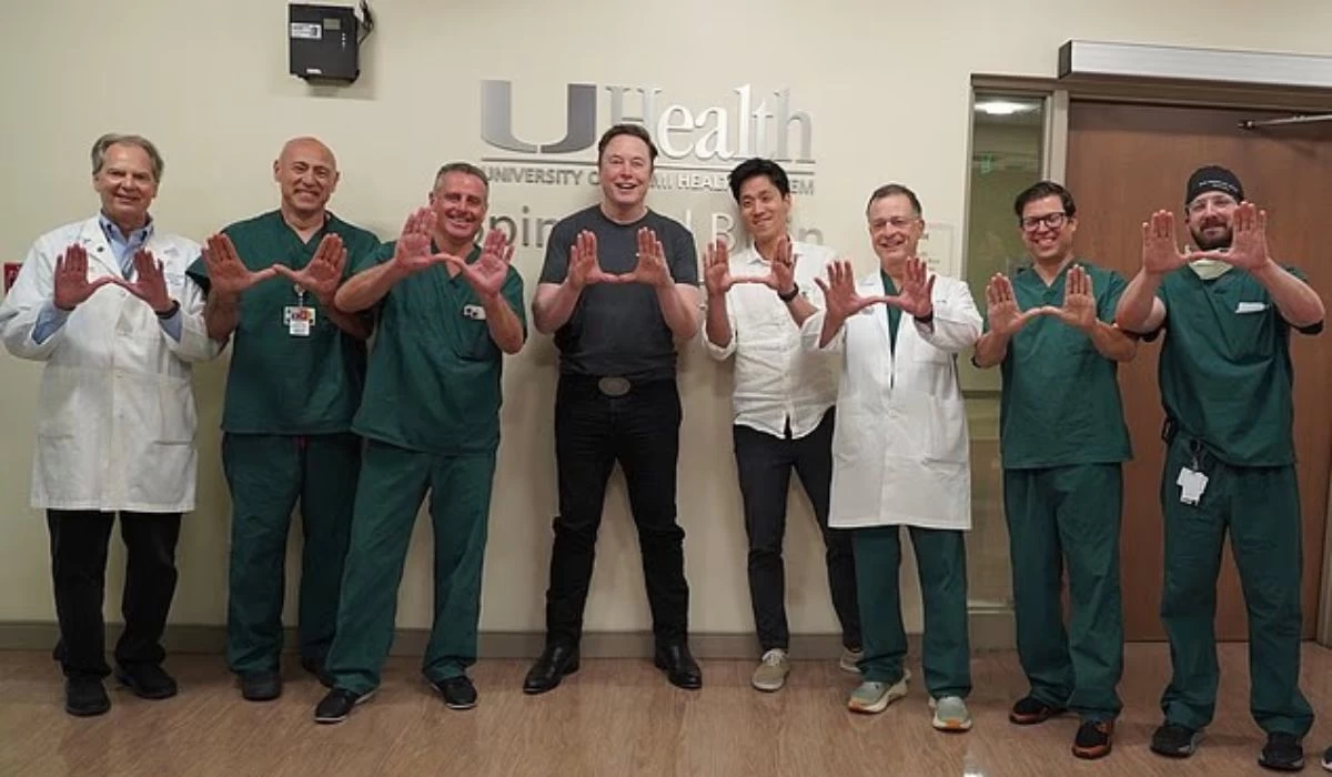 Сал болып қалған Себастьян Гомес-Пенья тің ми чипімен өмір сүру қандай екенін айтып берді