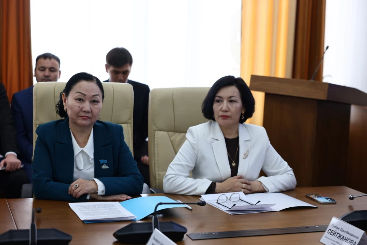 Ұлытау облысының әкімі конституциялық реформа мәселелері талқылады