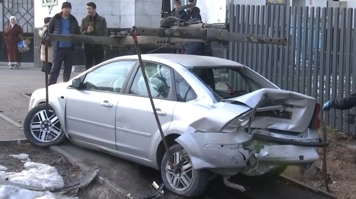 Жүрек талмасы ұстап бес көлікке соқтығысқан жүргізуші дәрігерлер келгенше көз жұмды