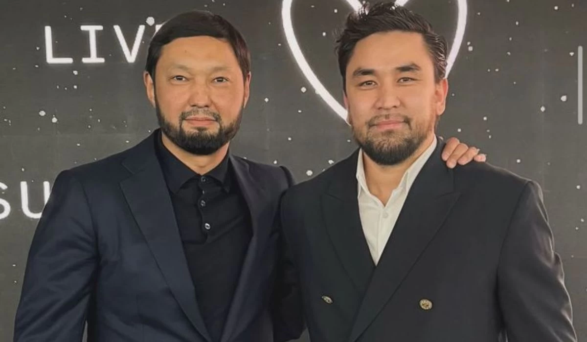 Amre-ге көлік сыйлады