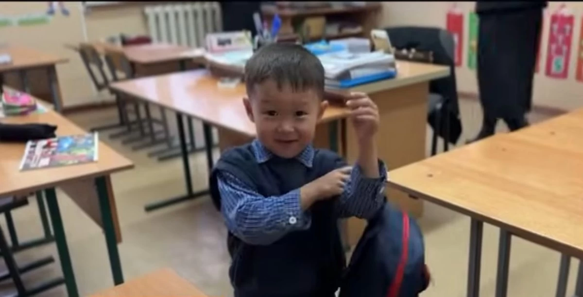 4 жасар Әли Адамбек