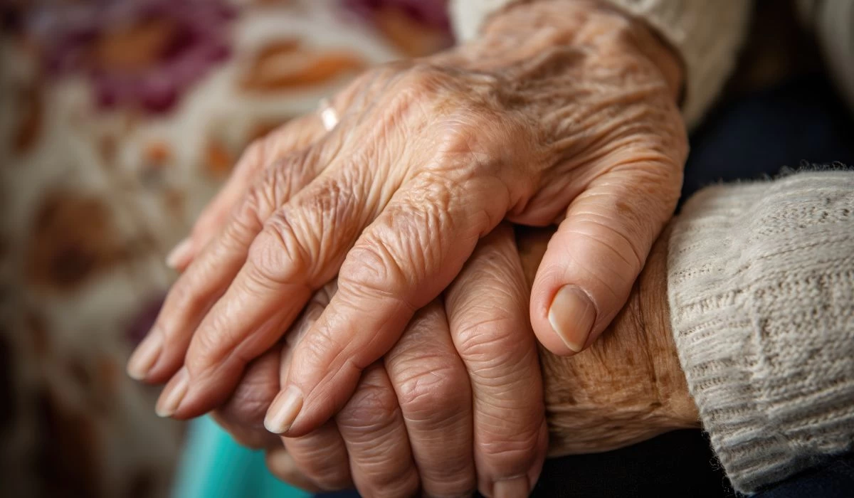 Әйел өлді деп танылғаннан бір айдан кейін үйіне оралды