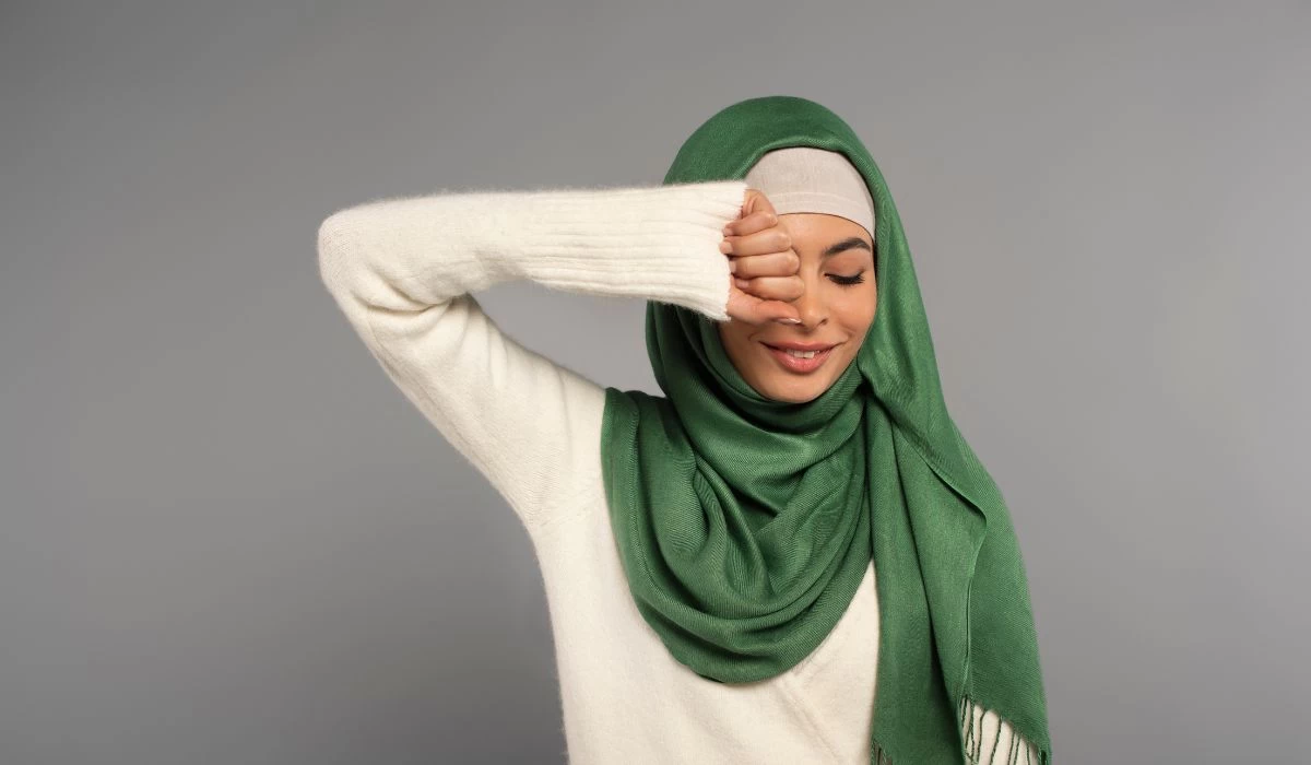 Раман айында жасанды кірпік пен тырнақ жабыстыруға бола ма?