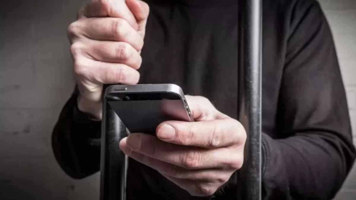 Қазақстанда сотталғандарға смартфон пайдалануға рұқсат берілмек