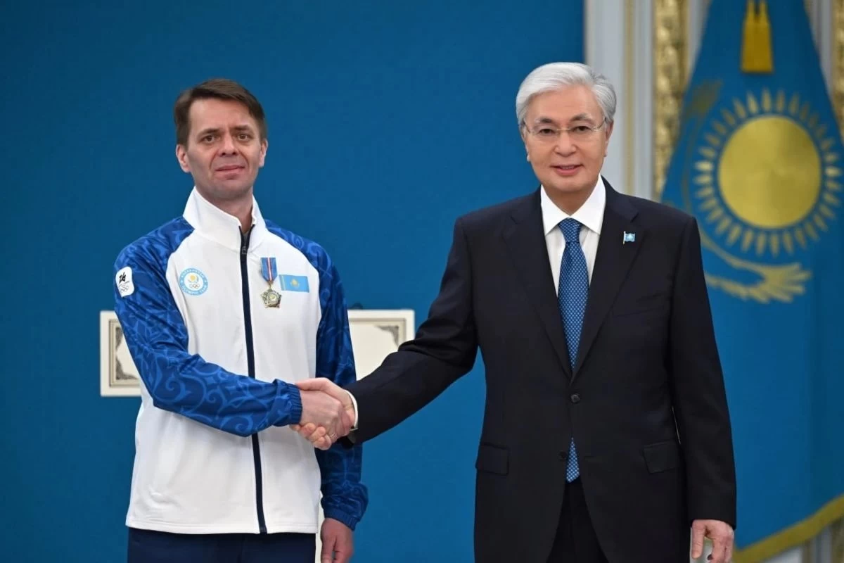 “Ерекше толқып жүрмін”: Михаилдің әкесі ұлының жетістігіне қуанып, көзіне жас алды