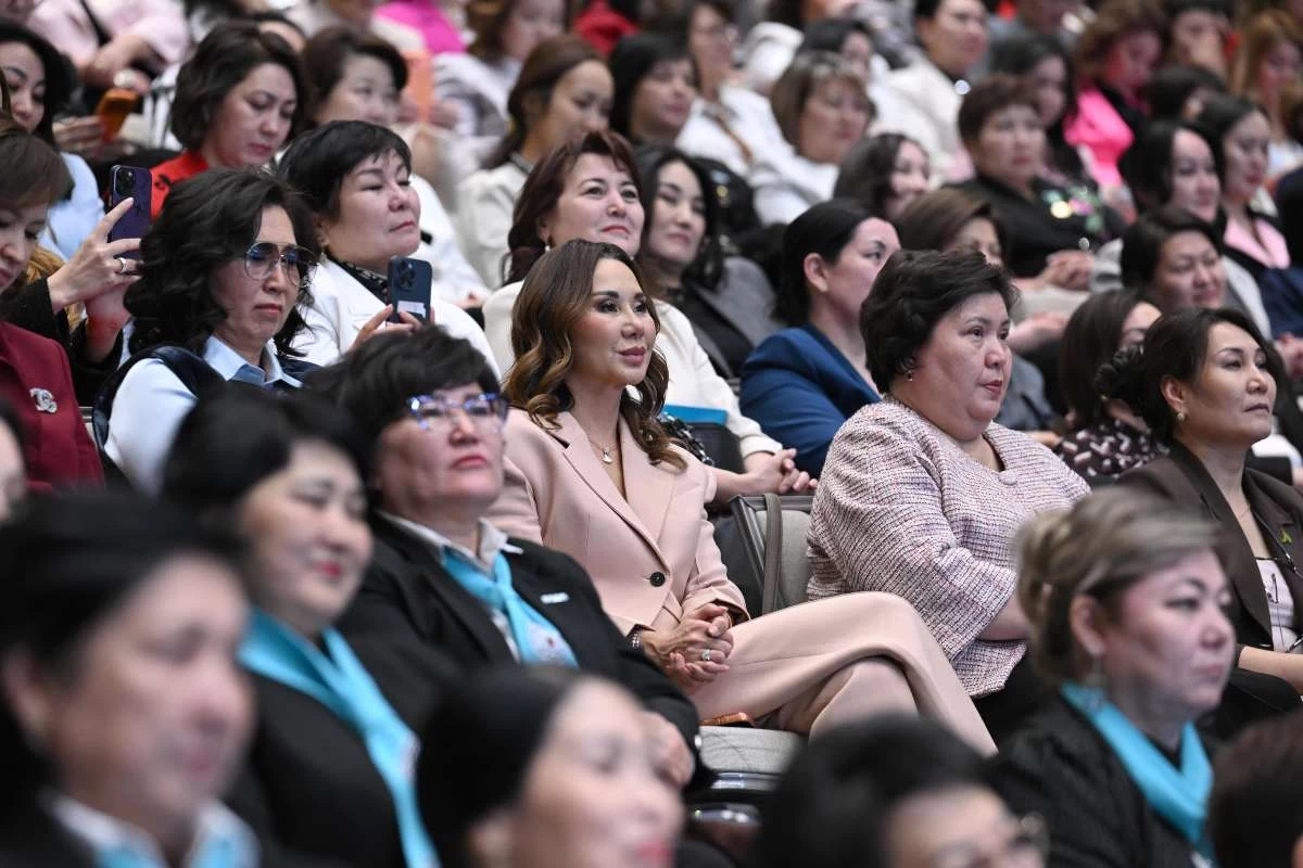 Еліміздің түкпір-түкпірінен келген көшбасшы әйелдер жаңа Конституцияны қолдады