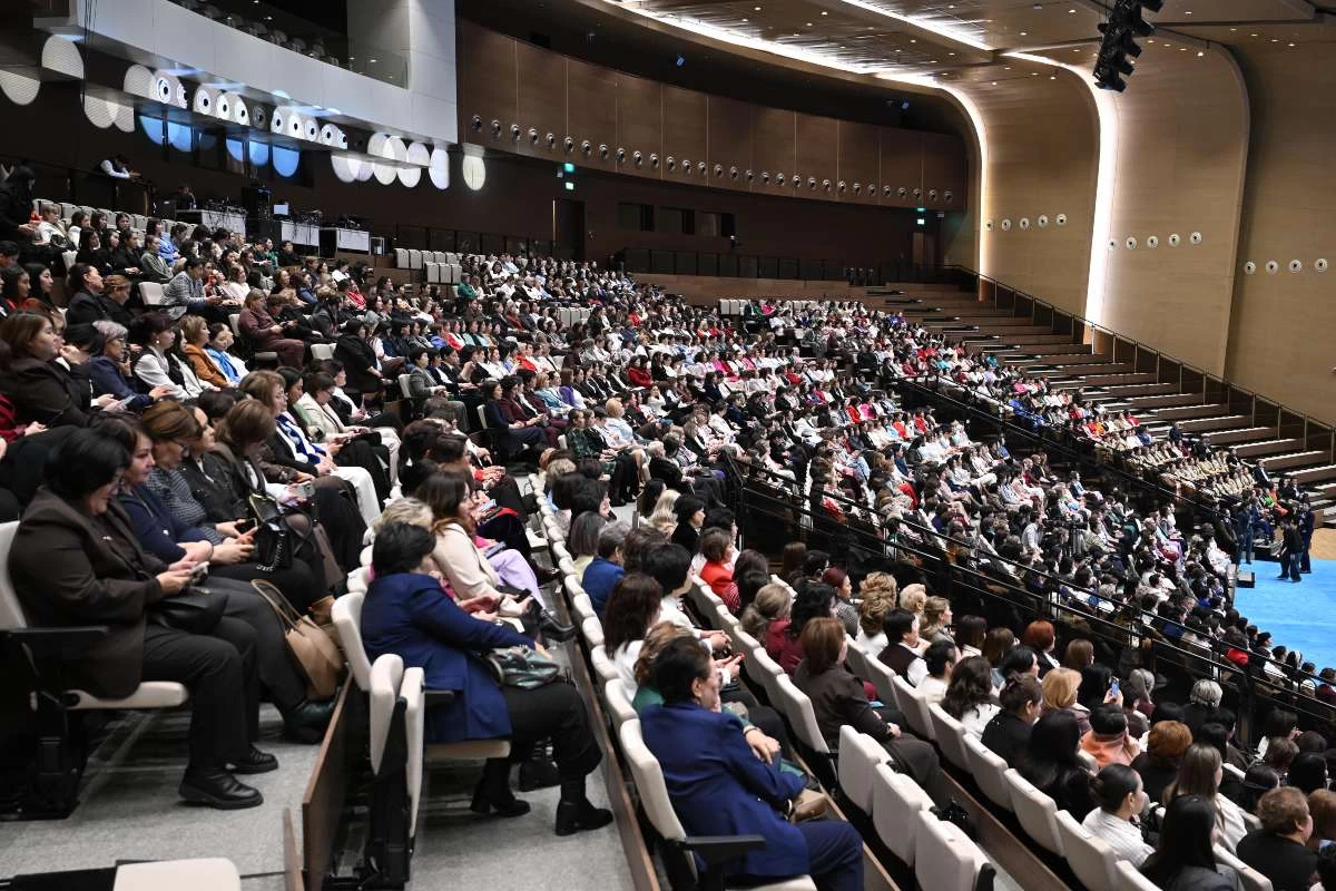 Еліміздің түкпір-түкпірінен келген көшбасшы әйелдер жаңа Конституцияны қолдады