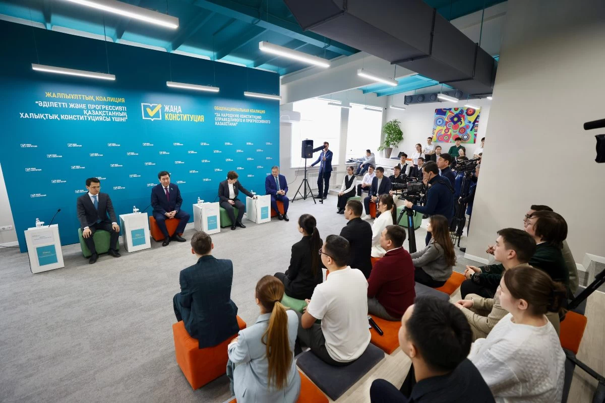 Ғылым, мәдениет және инновация – павлодарлықтар жаңа Конституцияның жаңашыл бастамаларын талқылады  