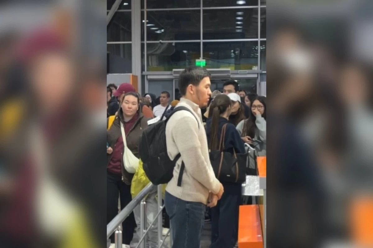 Біріккен Араб Әмірлігінде қалып қойған қазақстандықтар рейстің бір аптаға кешіккенін айтып шағымданды