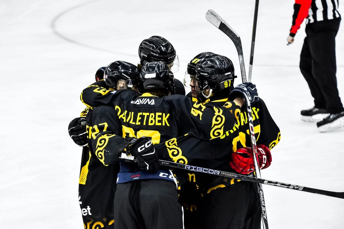 Qarmet_ жастар хоккей командасы тұңғыш рет Jastar Hokei Ligasy финалына шықты