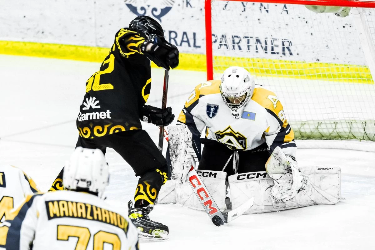 Qarmet_ жастар хоккей командасы тұңғыш рет Jastar Hokei Ligasy финалына шықты