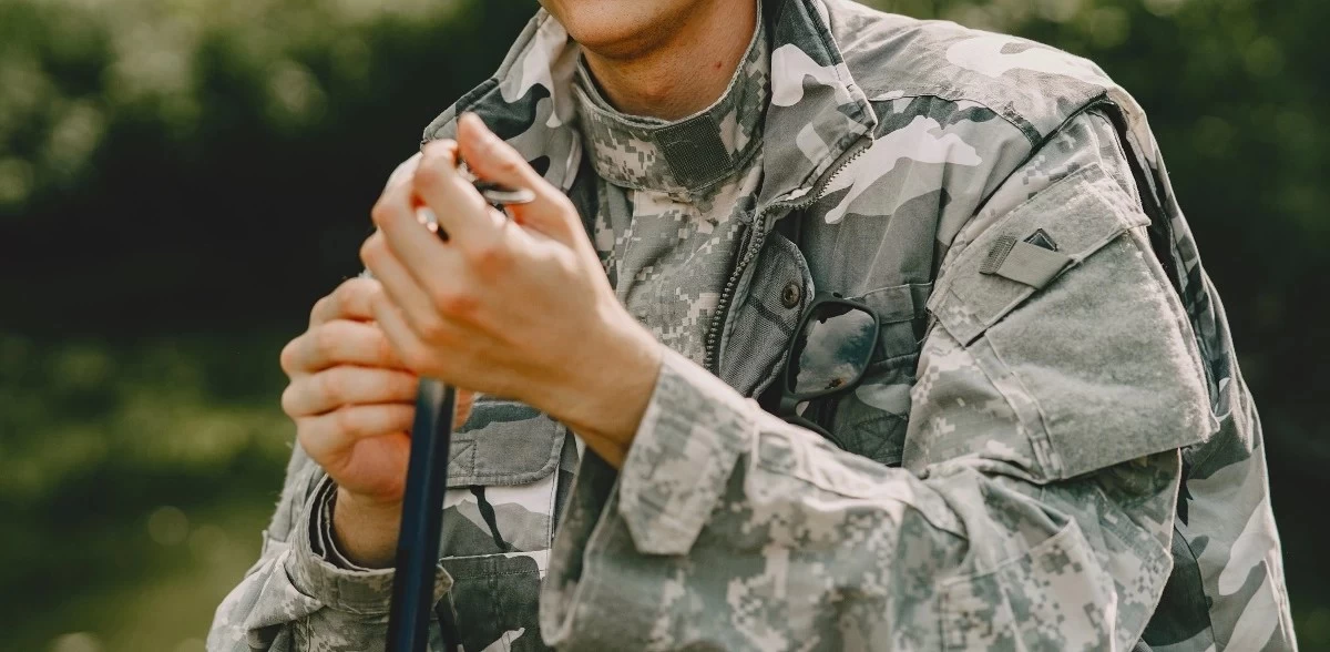 Ақтөбеде кәмелетке толмаған қызды зорлаған әскери қызметкер 15 жылға сотталды