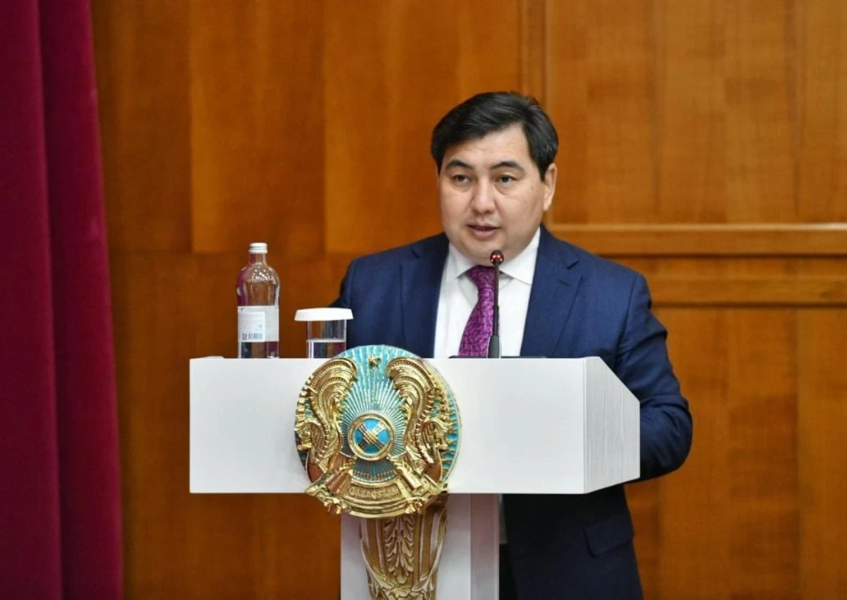 Қазақстанда халықтың пікірі мемлекеттік қызметкерлердің жалақы үстемесіне әсер етеді