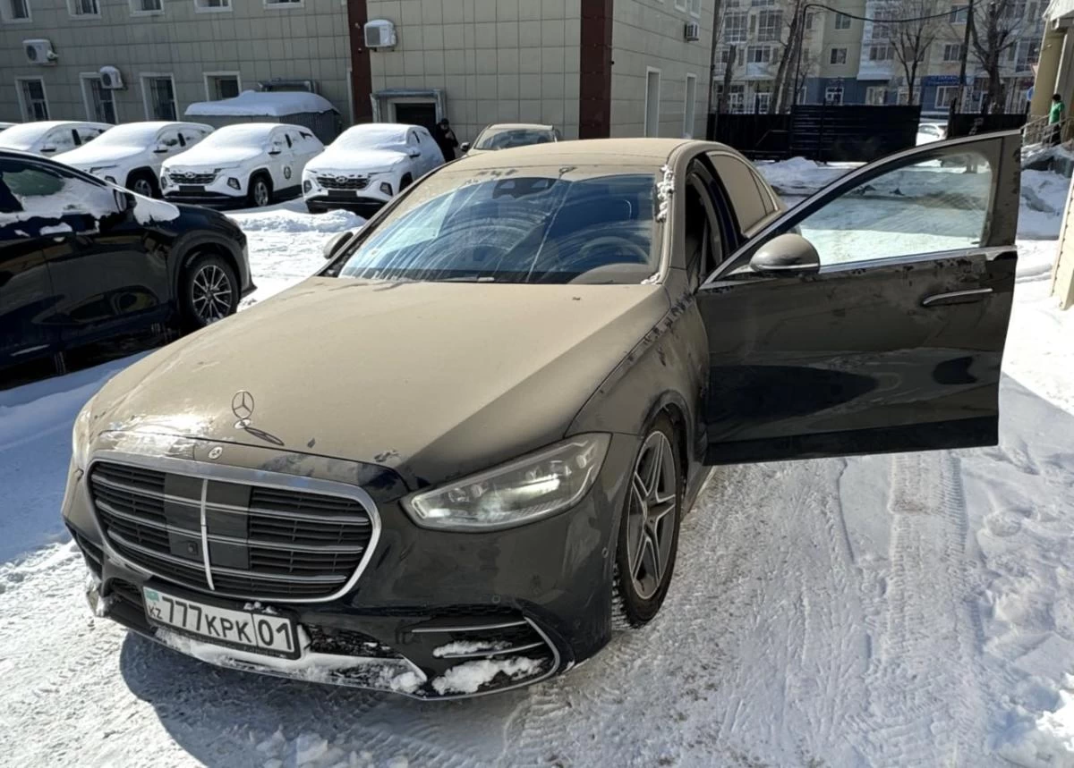 Перизат Қайраттың көлігі аукционға шығарылды