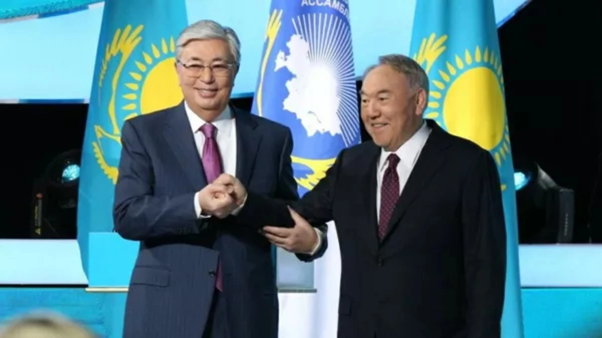 Тоқаев Назарбаевты құттықтады