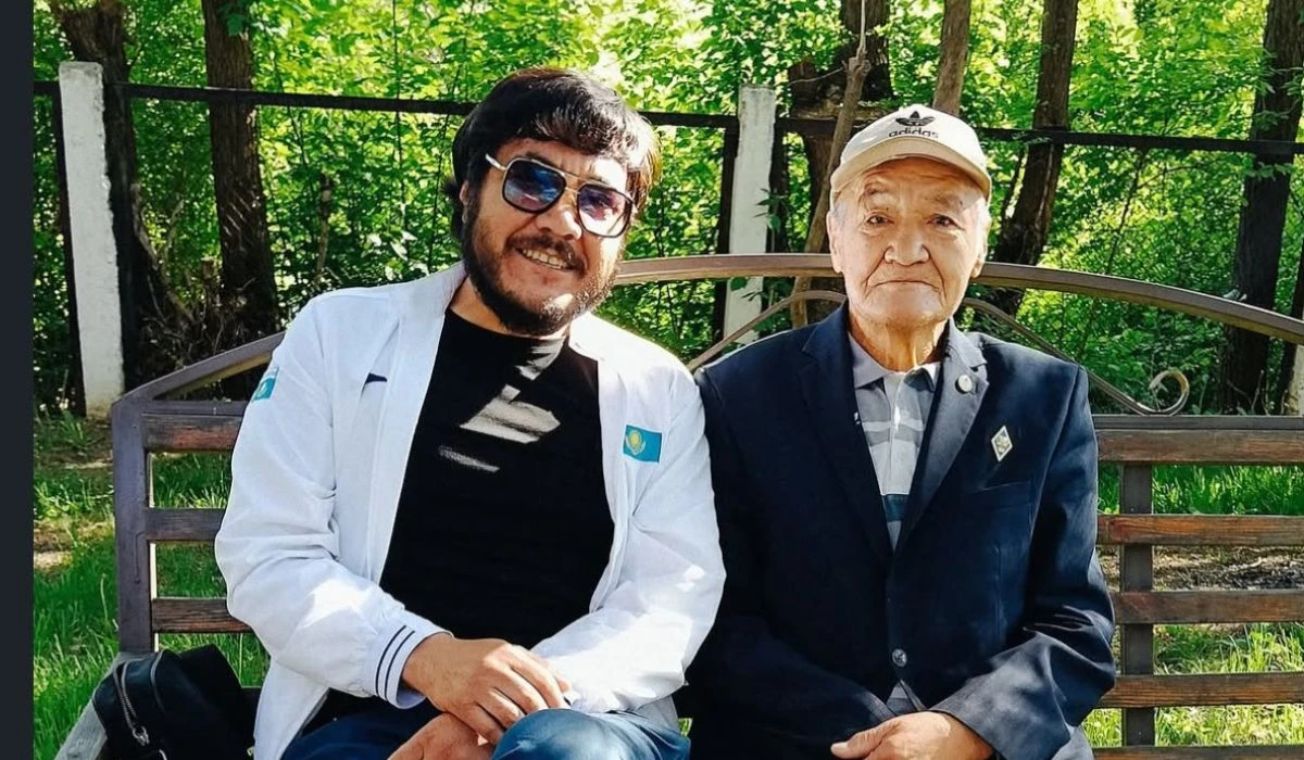 Дархан Мұсаев әкесімен