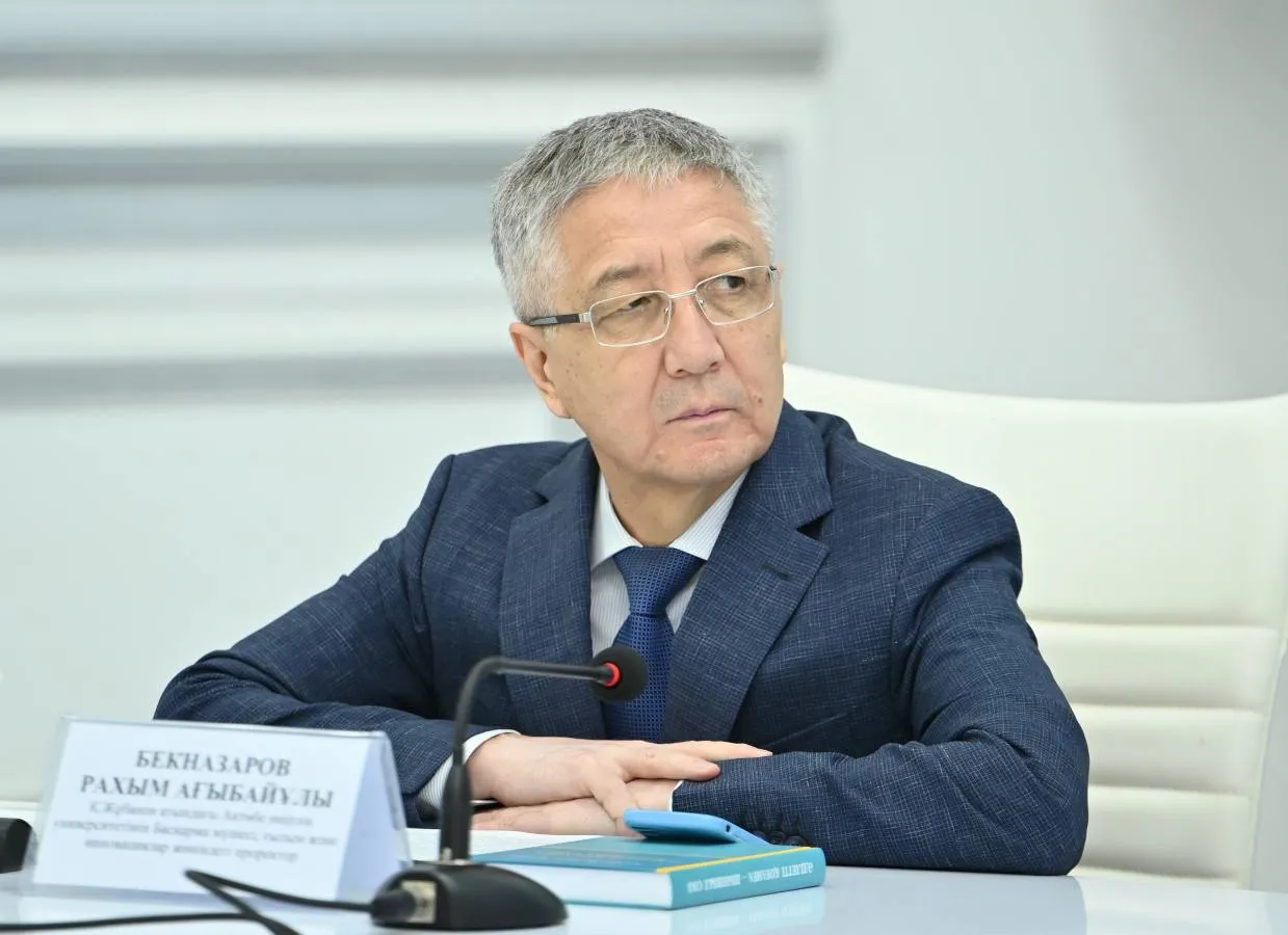 Жазушы