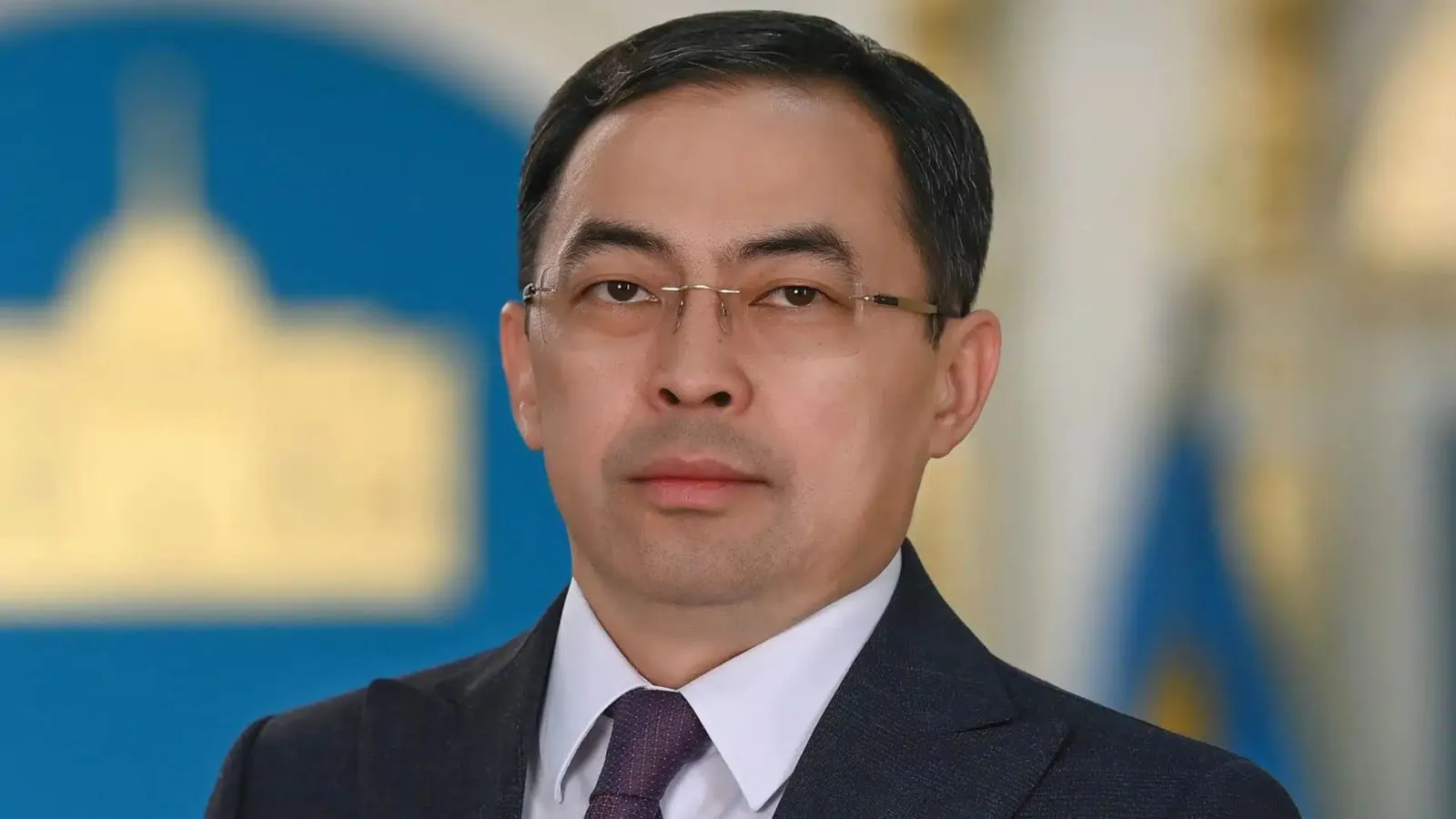 министр