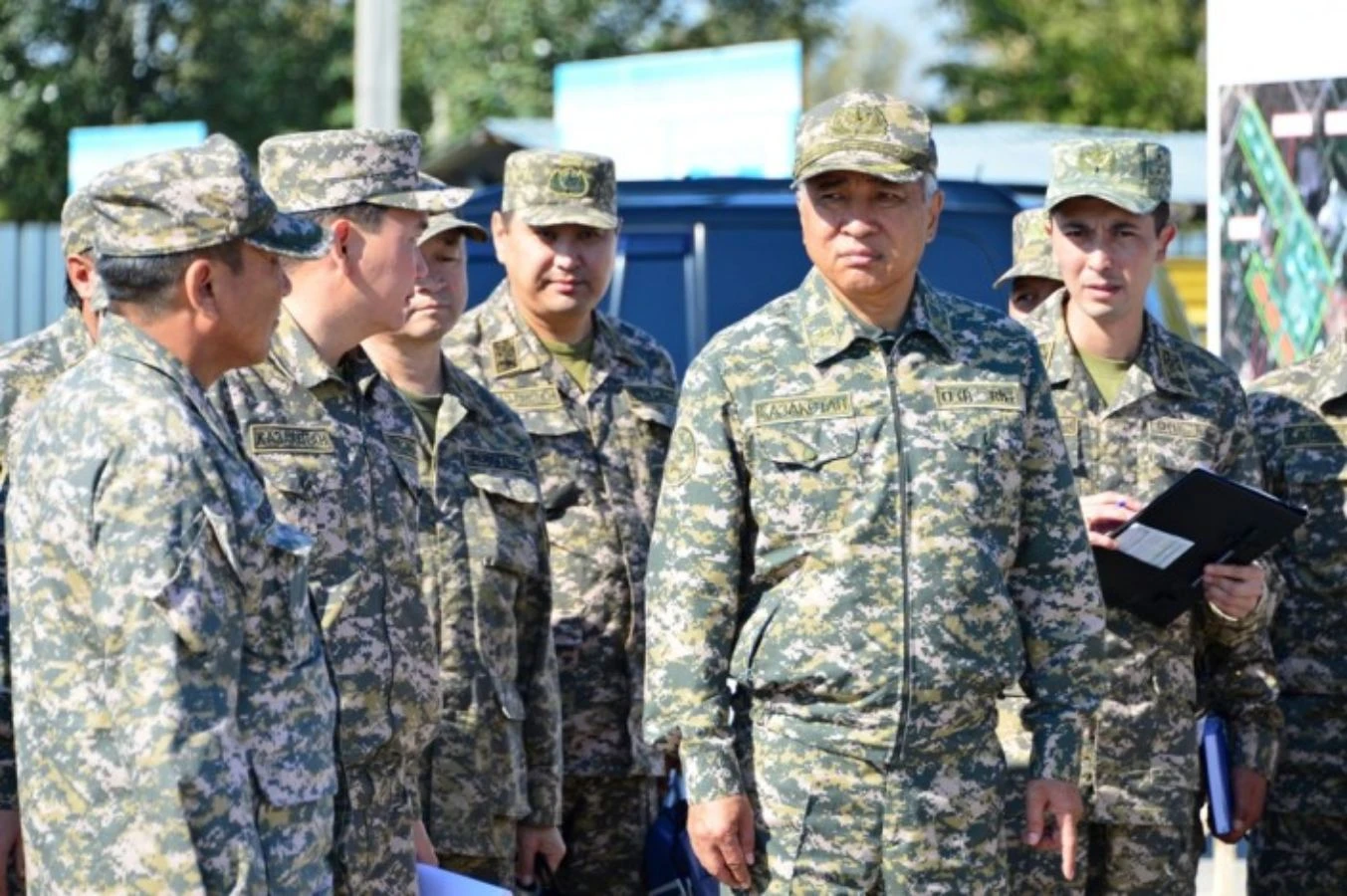 министр
