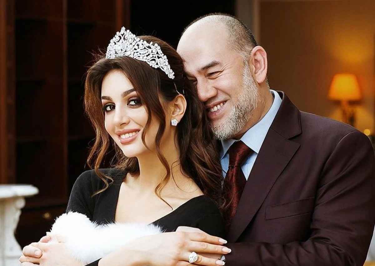 Каммингтің шынайы емес қыздарының порносы