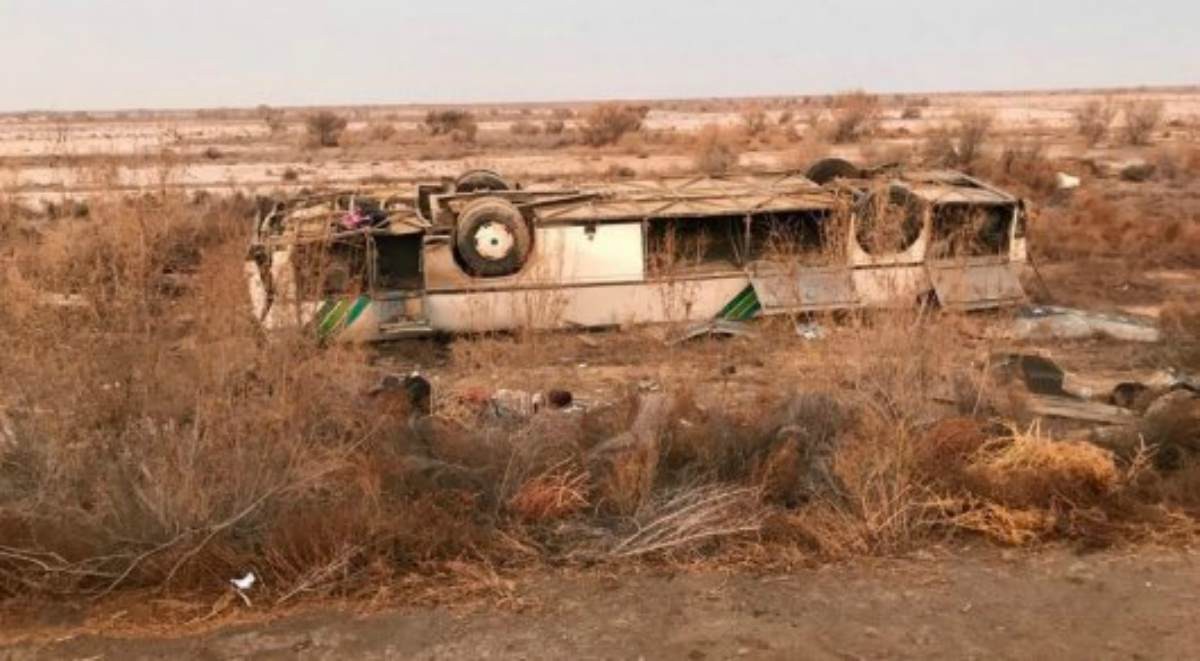 Қызылорда облыснда аударылып кеткен автобус ішінде мұнайшылар болыпты