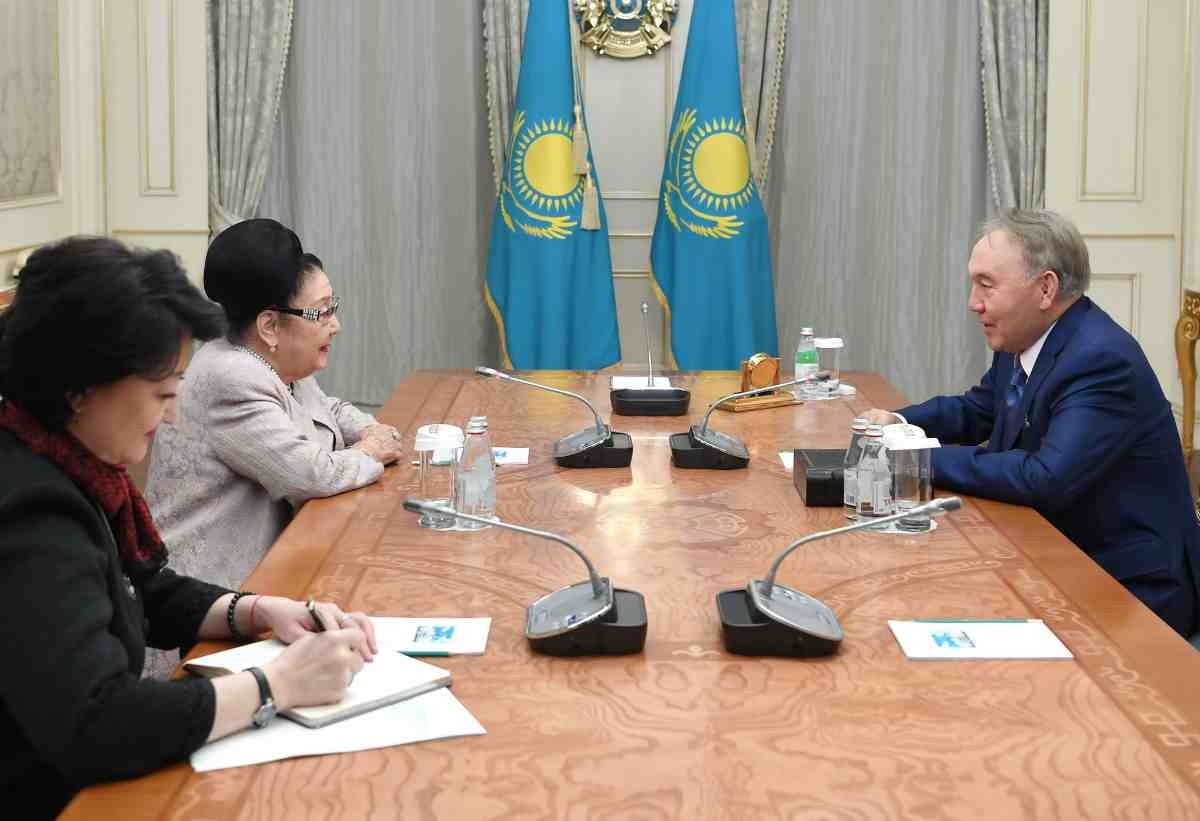 Назарбаев Бибігүл Төлегенованы 90 жылдық мерейтойымен құттықтады
