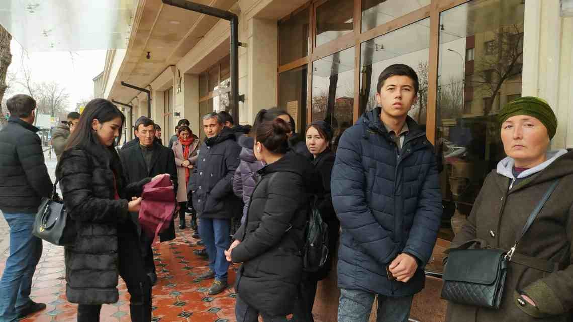 Мыңдаған өзбек студенттер Қазақстандағы оқу орындарынан кетіп жатыр