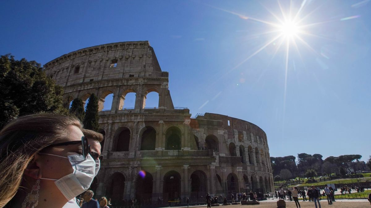 Италия шетелдік туристер үшін шекарасын ашты