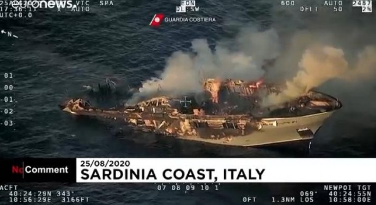 Ішінде қазақстандық 8 адам болған: Италияда яхта өртеніп кетті
