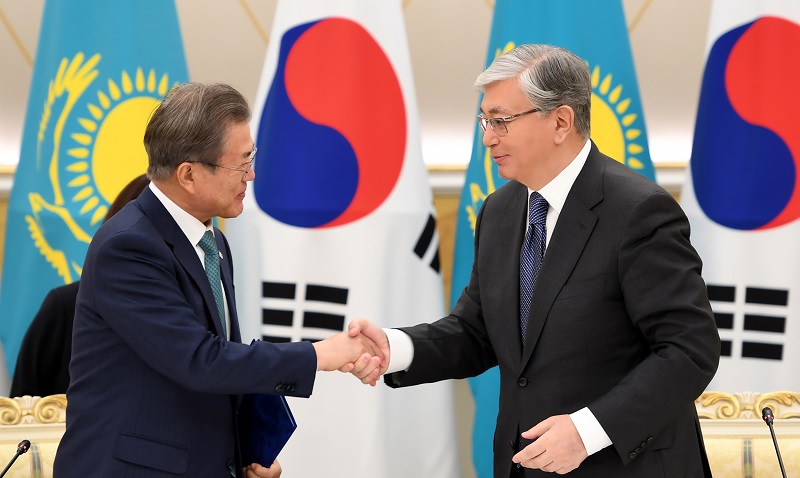 Тоқаевтың тосынсыйы Оңтүстік Корея президентін ерекше қуантты