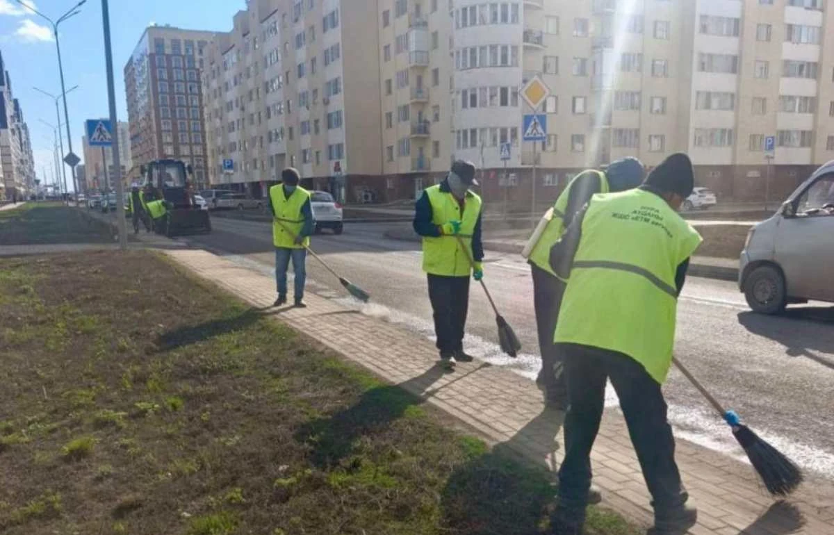 Астанада қыс мезгілінен кейін ауқымды тазалық жұмысы жүріп жатыр