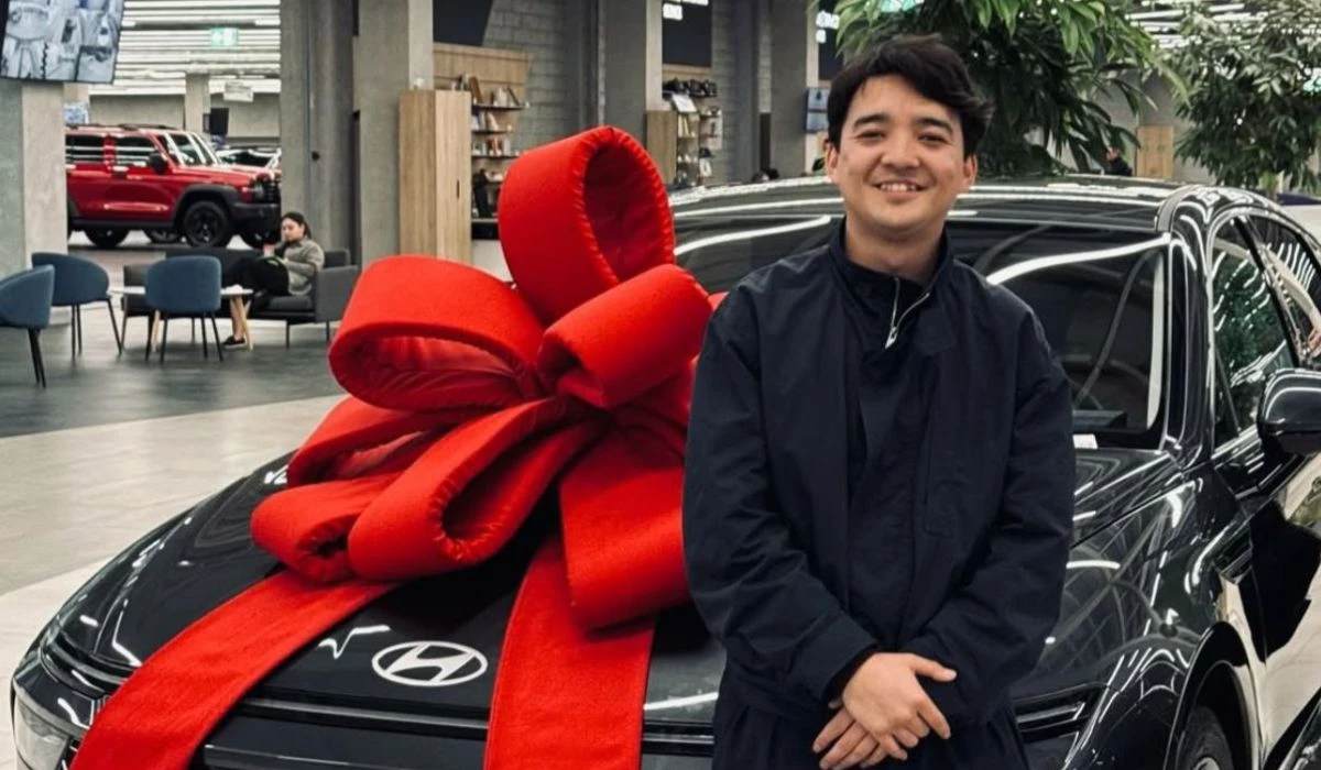 Мейрамбек Беспаев Еркешке көлік мінгізді