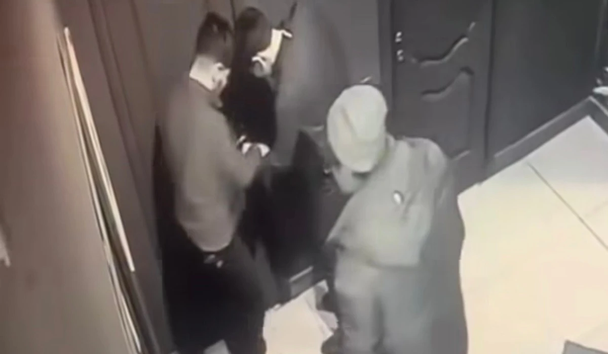 Ер адамдар төбелесті