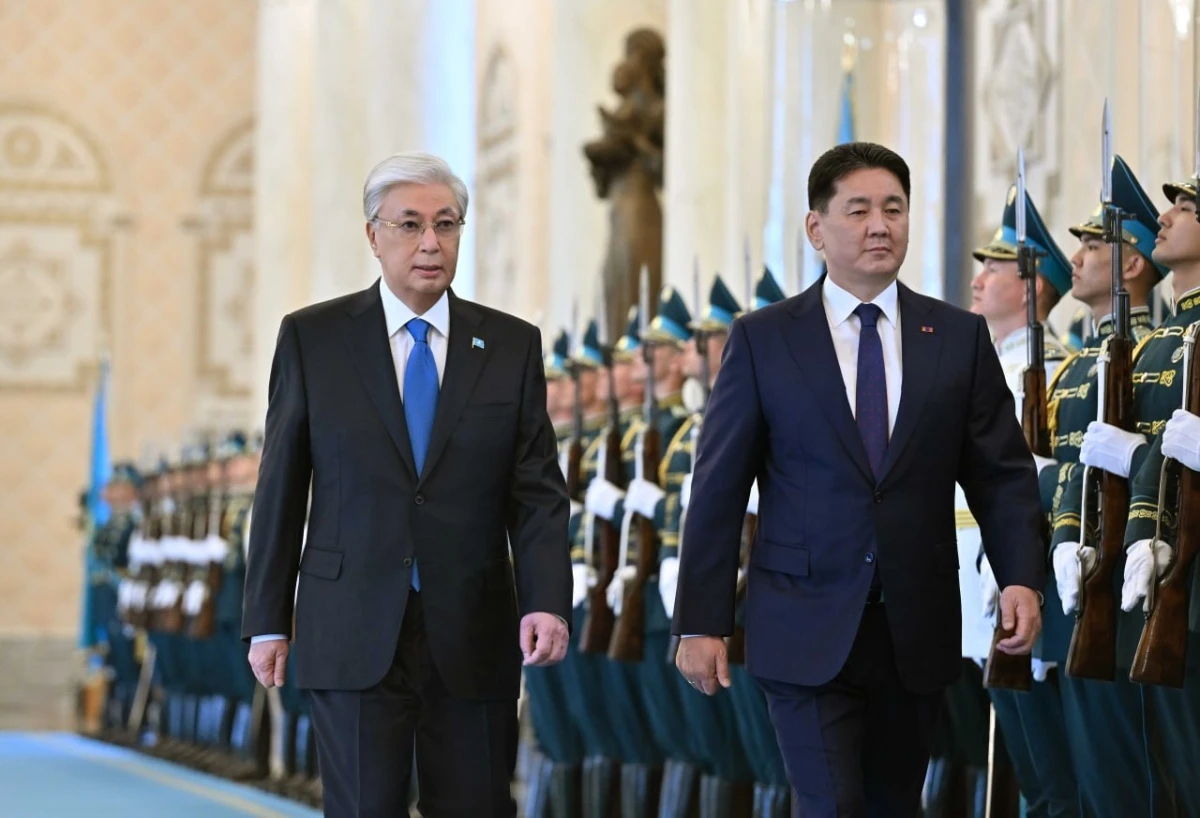 Тоқаев пен Ухнаагийн Хурэлсух