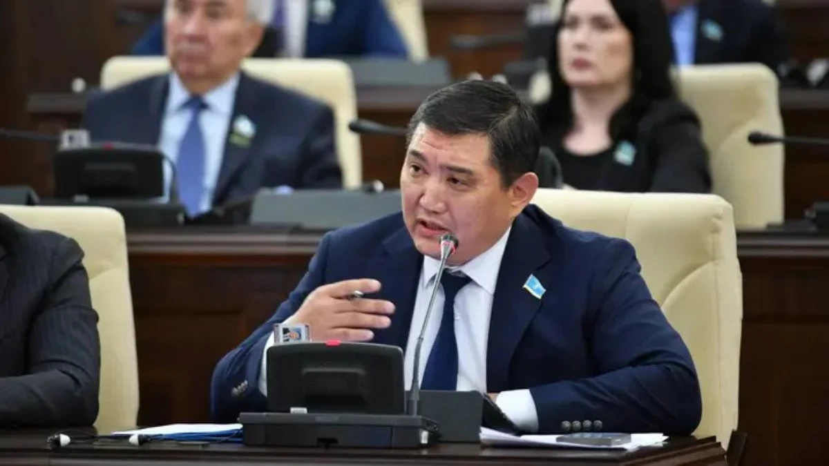 900 мың теңге жалақы жетпейді